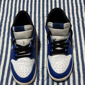 Nike Dunk Low boys 6.5 blue and white